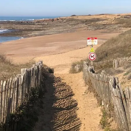 Avec Piscine A 80 M De La