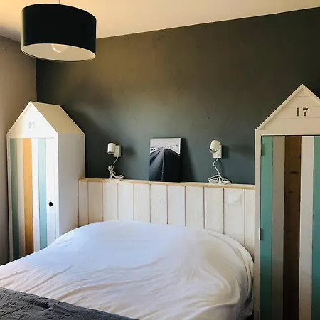 Avec Piscine A 80 M De La بيت للعطل *