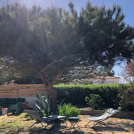 Avec Piscine A 80 M De La Semesterbostad Brétignolles-sur-Mer
