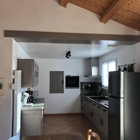 Avec Piscine A 80 M De La Brétignolles-sur-Mer