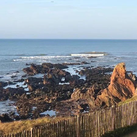 Avec Piscine A 80 M De La *