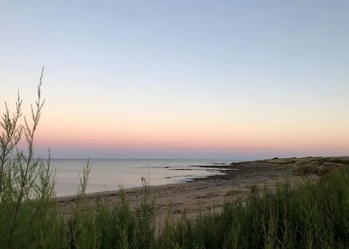 Avec Piscine A 80 M De La *