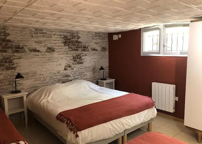 Prázdninový dům Avec Piscine A 80 M De La *