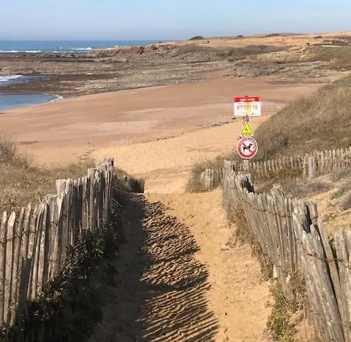 Avec Piscine A 80 M De La